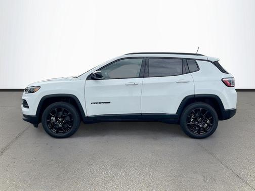 Bright White Clearcoat 2026 Jeep Compass Latitude