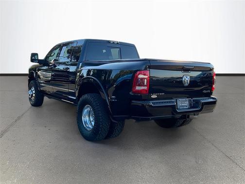 2024 RAM 3500 Limited Mega Cab 4x4 6'4' Box