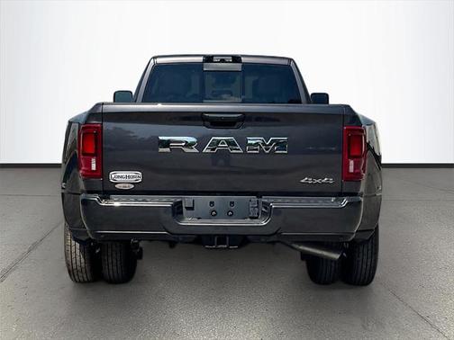 2025 RAM 3500 Limited Crew Cab 4x4 8' Box
