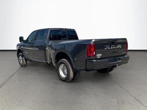 2025 RAM 3500 Limited Crew Cab 4x4 8' Box