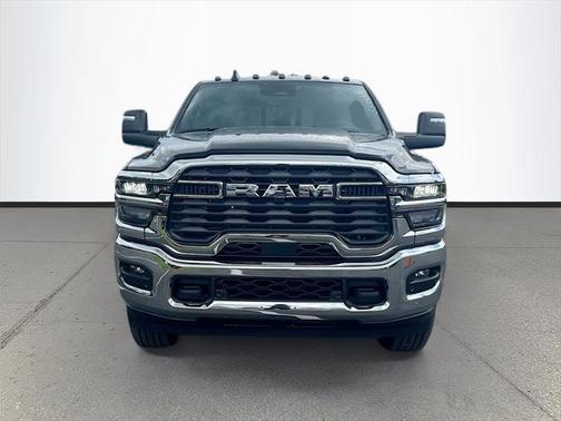2025 RAM 2500 Tradesman Crew Cab 4x4 6'4' Box