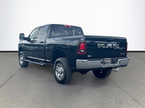 2025 RAM 2500 Tradesman Crew Cab 4x4 6'4' Box