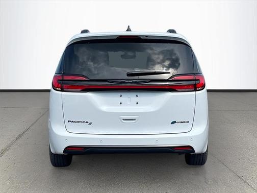 2025 Chrysler Pacifica Hybrid Premium S Appearance Pkg