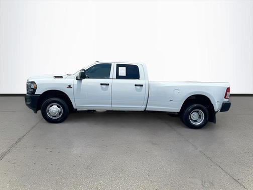 2024 RAM 3500 Tradesman Crew Cab 4x4 8' Box