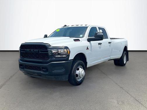 2024 RAM 3500 Tradesman Crew Cab 4x4 8' Box