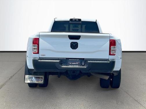 2024 RAM 3500 Tradesman Crew Cab 4x4 8' Box