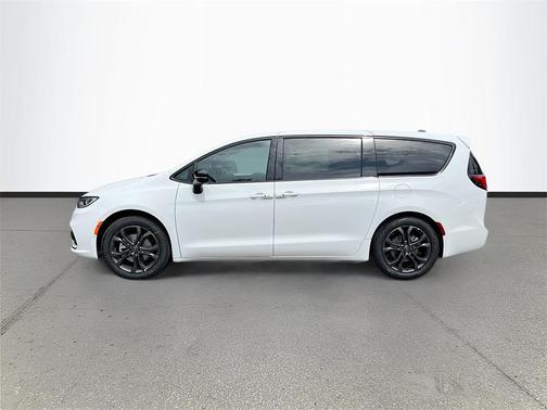 2026 Chrysler Pacifica L