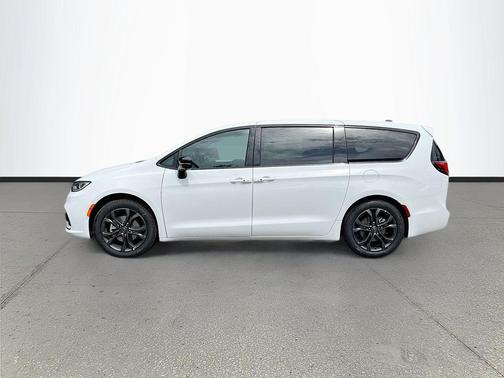 2026 Chrysler Pacifica L