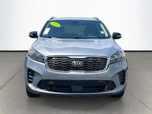 Everlasting Silver 2020 Kia Sorento S