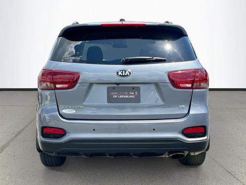 Everlasting Silver 2020 Kia Sorento S