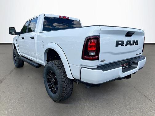 Bright White Clearcoat 2026 RAM 2500 Big Horn Crew Cab 4x4 6'4' Box