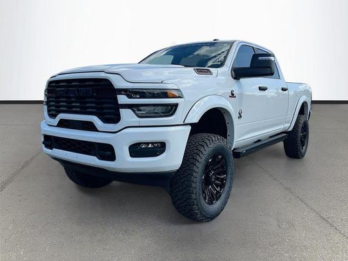 Bright White Clearcoat 2026 RAM 2500 Big Horn Crew Cab 4x4 6'4' Box