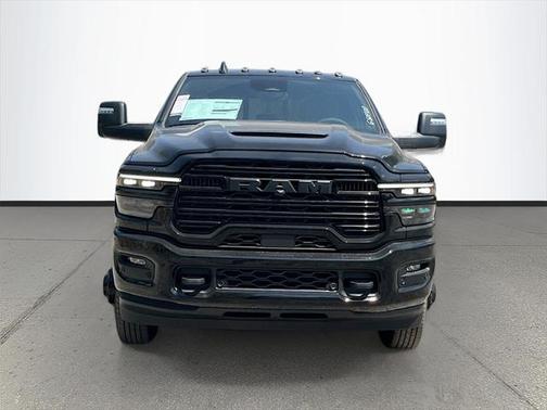 2025 RAM 3500 Laramie Crew Cab 4x4 8' Box