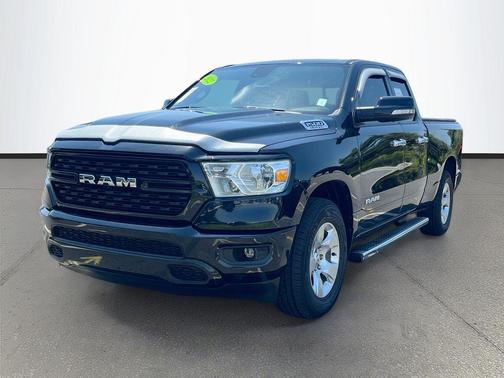 Diamond Black Crystal Pearlcoat 2022 RAM 1500 Big Horn/Lone Star