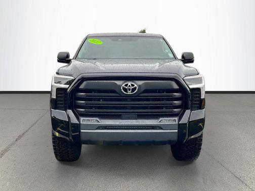 Midnight Black Metallic 2022 Toyota Tundra SR5