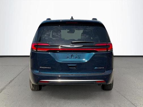 2025 Chrysler Pacifica L
