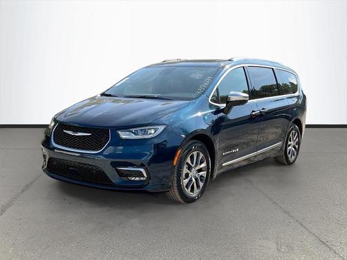 2025 Chrysler Pacifica L
