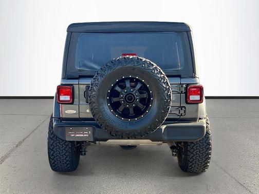 Granite Crystal Metallic Clearcoat 2019 Jeep Wrangler Unlimited Sport