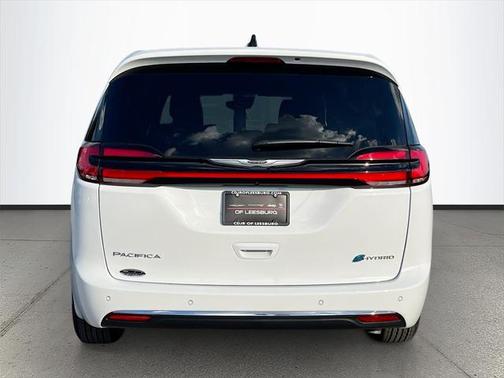 2025 Chrysler Pacifica Hybrid Select