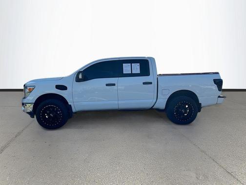 2017 Nissan Titan SV