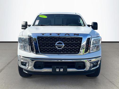 2017 Nissan Titan SV