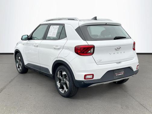 2021 Hyundai VENUE SEL