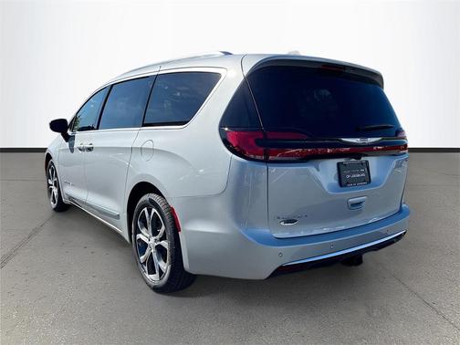2026 Chrysler Pacifica L