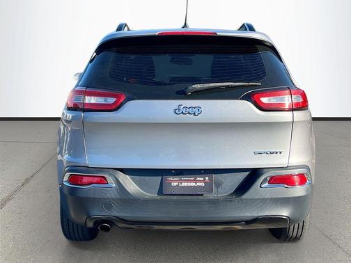 2016 Jeep Cherokee Sport