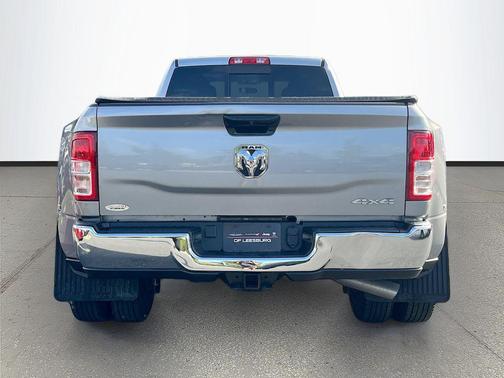Billet Silver Metallic Clearcoat 2023 RAM 3500 Tradesman Crew Cab 4x4 8' Box