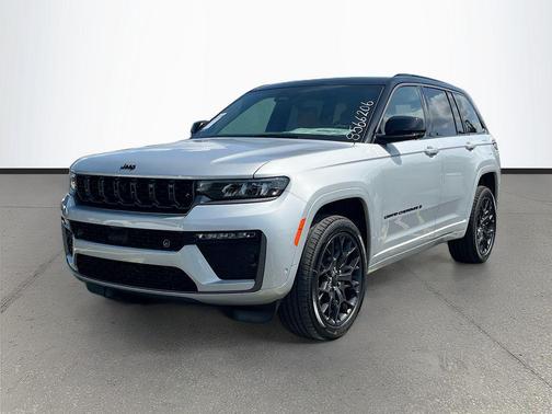 Silver Zynith 2026 Jeep Grand Cherokee Summit