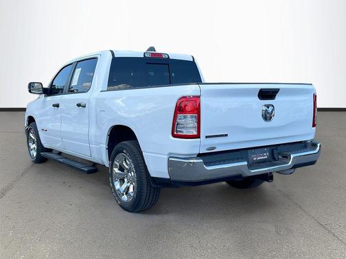 Bright White Clearcoat 2024 RAM 1500 Big Horn/Lone Star
