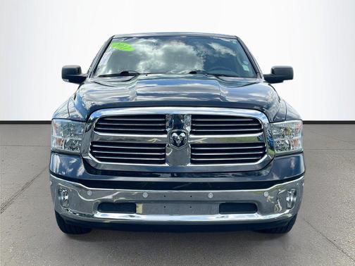 Brilliant Black Crystal Pearlcoat 2017 RAM 1500 Big Horn