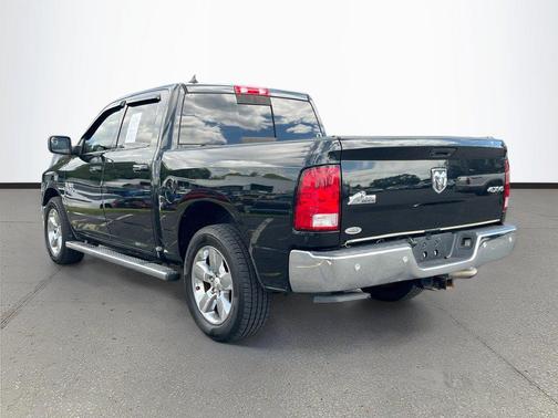 Brilliant Black Crystal Pearlcoat 2017 RAM 1500 Big Horn