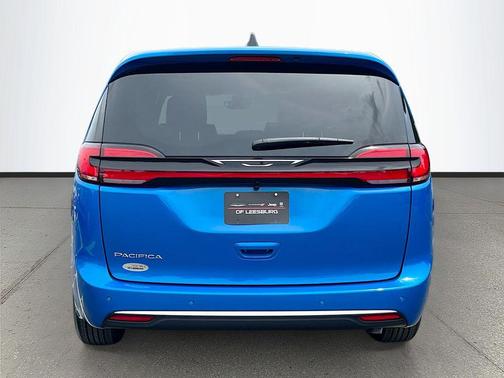 Hydro Blue Pearlcoat 2027 Chrysler Pacifica L