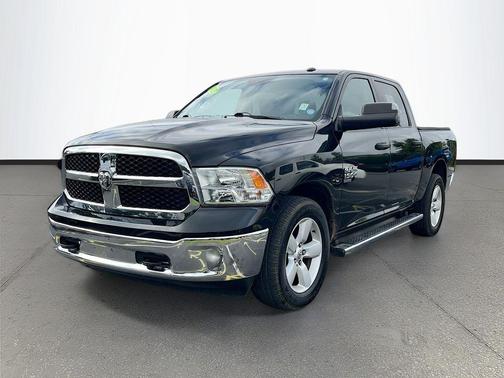 Diamond Black Crystal Pearlcoat 2022 RAM 1500 Tradesman