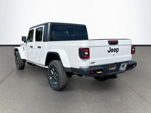 Bright White Clearcoat 2026 Jeep Gladiator 85th Anniversary Edition