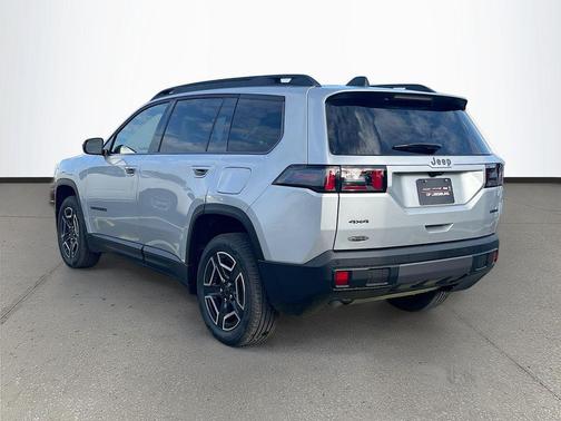 Silver Zynith Clearcoat 2026 Jeep Cherokee Limited