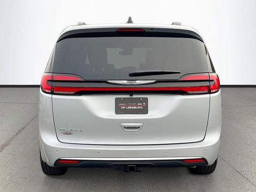 Silver Mist Clearcoat 2026 Chrysler Pacifica L