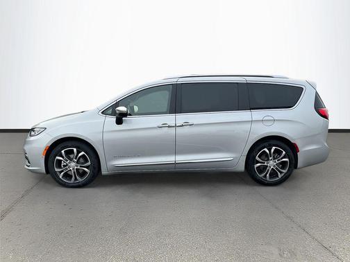 Silver Mist Clearcoat 2026 Chrysler Pacifica L
