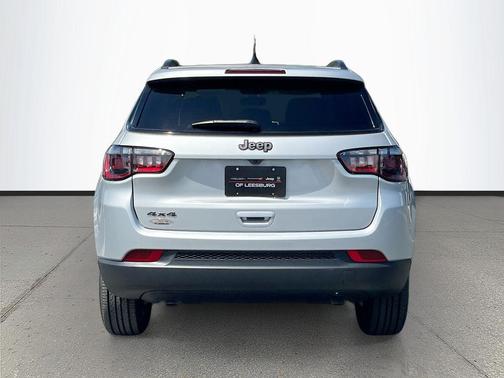 Silver Zynith Metallic Clearcoat 2026 Jeep Compass Sport
