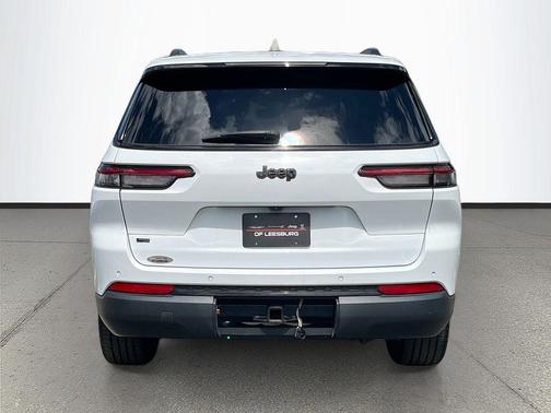 Bright White Clearcoat 2023 Jeep Grand Cherokee L Altitude