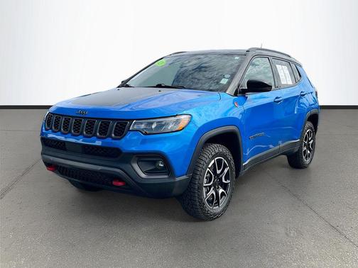 Hydro Blue Pearlcoat 2025 Jeep Compass Trailhawk