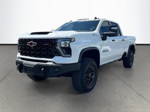 Summit White 2025 Chevrolet Silverado 2500 4WD Crew Cab Standard Bed ZR2