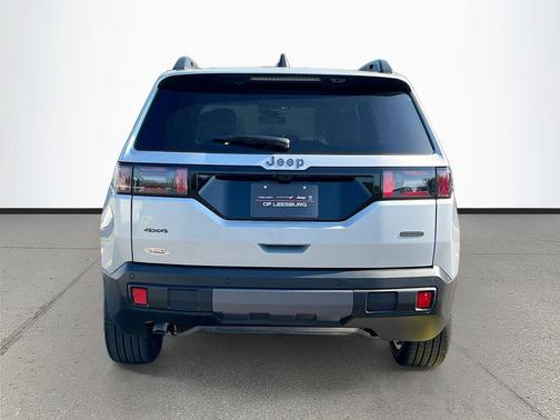 silver zynith clearcoat 2026 Jeep Cherokee Overland