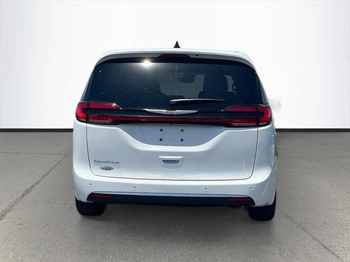 2025 Chrysler Pacifica L