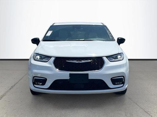 2025 Chrysler Pacifica L