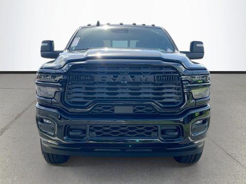 Diamond Black Crystal Pearlcoat 2027 RAM 2500 Big Horn