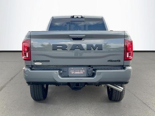 Ceramic Gray Clearcoat 2026 RAM 2500 Laramie Crew Cab 4x4 6'4' Box