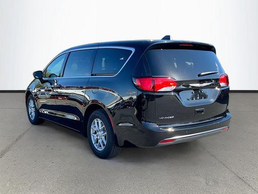 2026 Chrysler Voyager LX