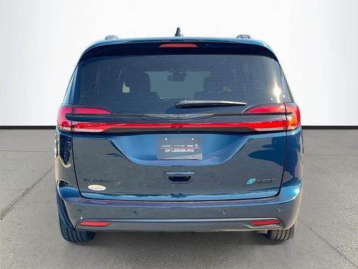 2024 Chrysler Pacifica Hybrid Premium S Appearance Pkg